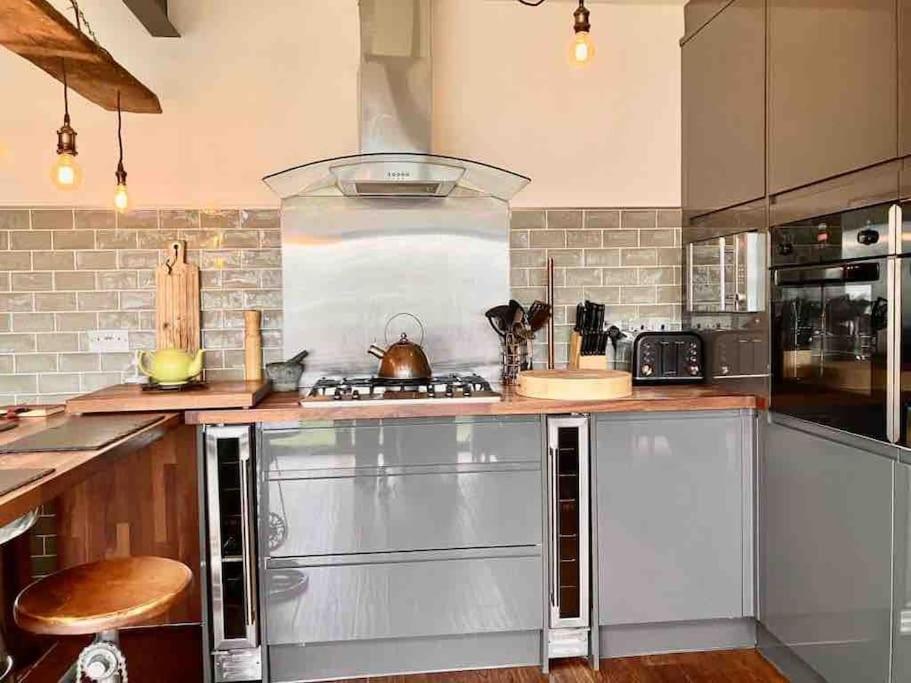 Lovely Semi-Beach 2X Pubs -5 Min Walk-Pets Welcome-Parking-Garden Scalby  Exterior foto
