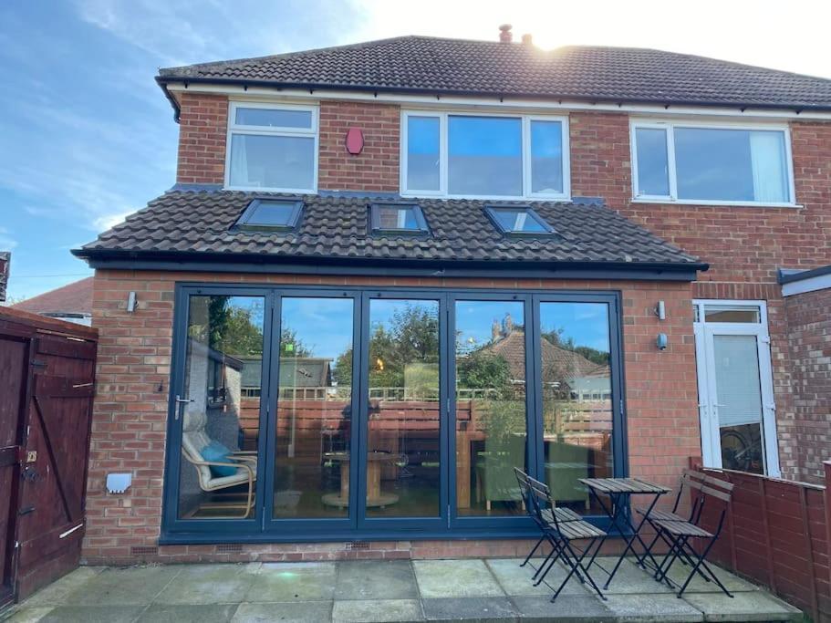 Lovely Semi-Beach 2X Pubs -5 Min Walk-Pets Welcome-Parking-Garden Scalby  Exterior foto